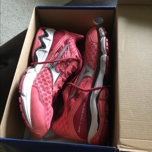 Mizuno Wave Inspire size 8.5